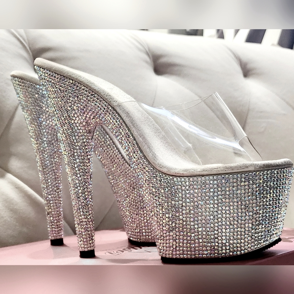 PLEASER BEJ701 Size 7